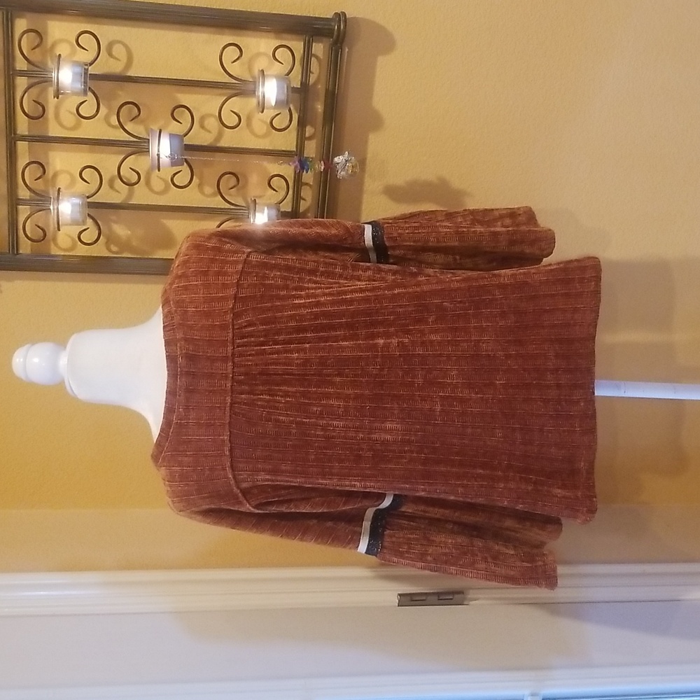 THML Rust Sweater - Picture 4 of 7